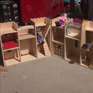 Melissa and Doug play castle